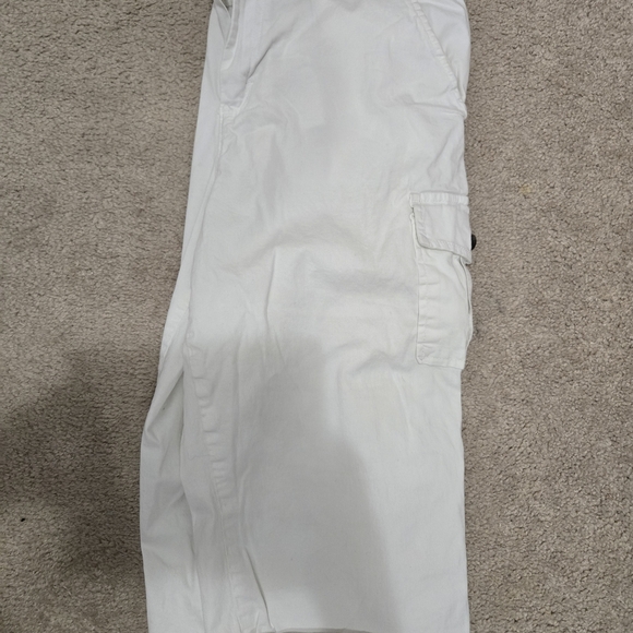 Lee Women's White Cargo Shorts - Picture 4 of 4
